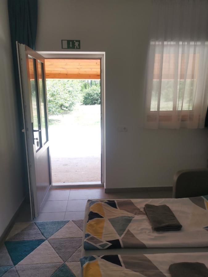 Podlovics Tanya Panzió Kemecse Exterior foto