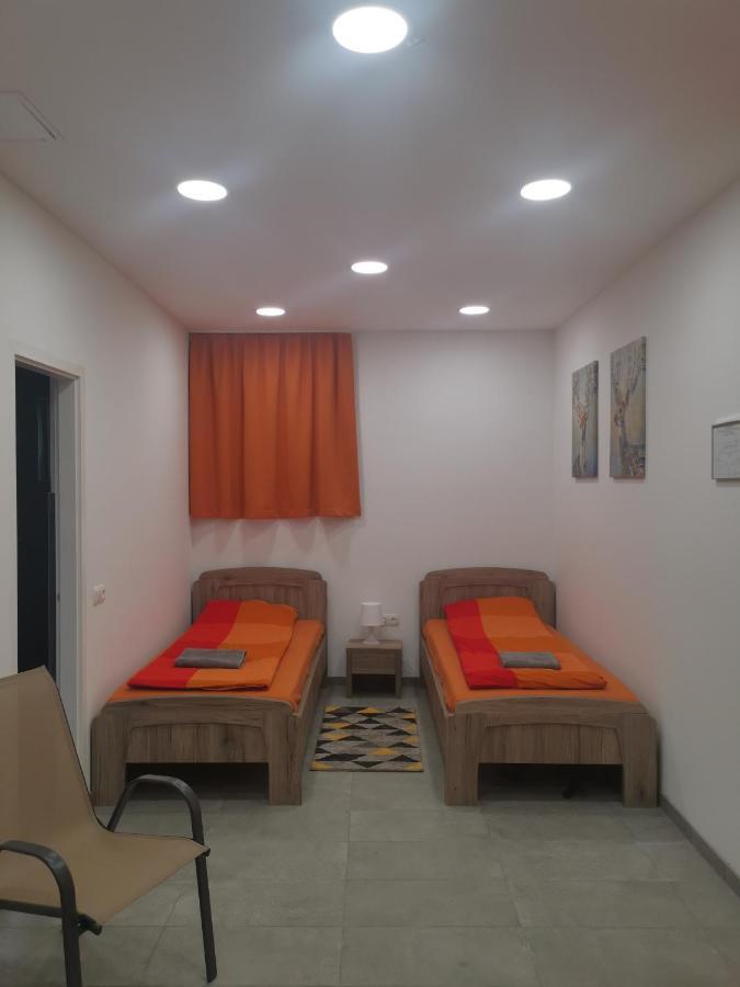 Podlovics Tanya Panzió Kemecse Exterior foto