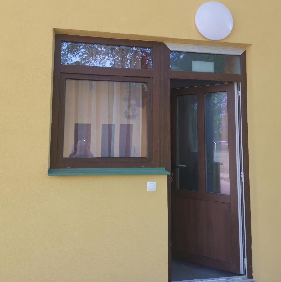 Podlovics Tanya Panzió Kemecse Exterior foto