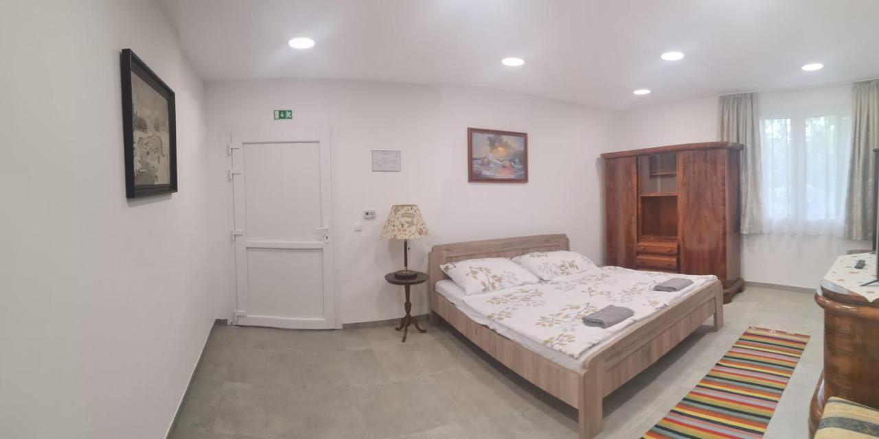 Podlovics Tanya Panzió Kemecse Exterior foto